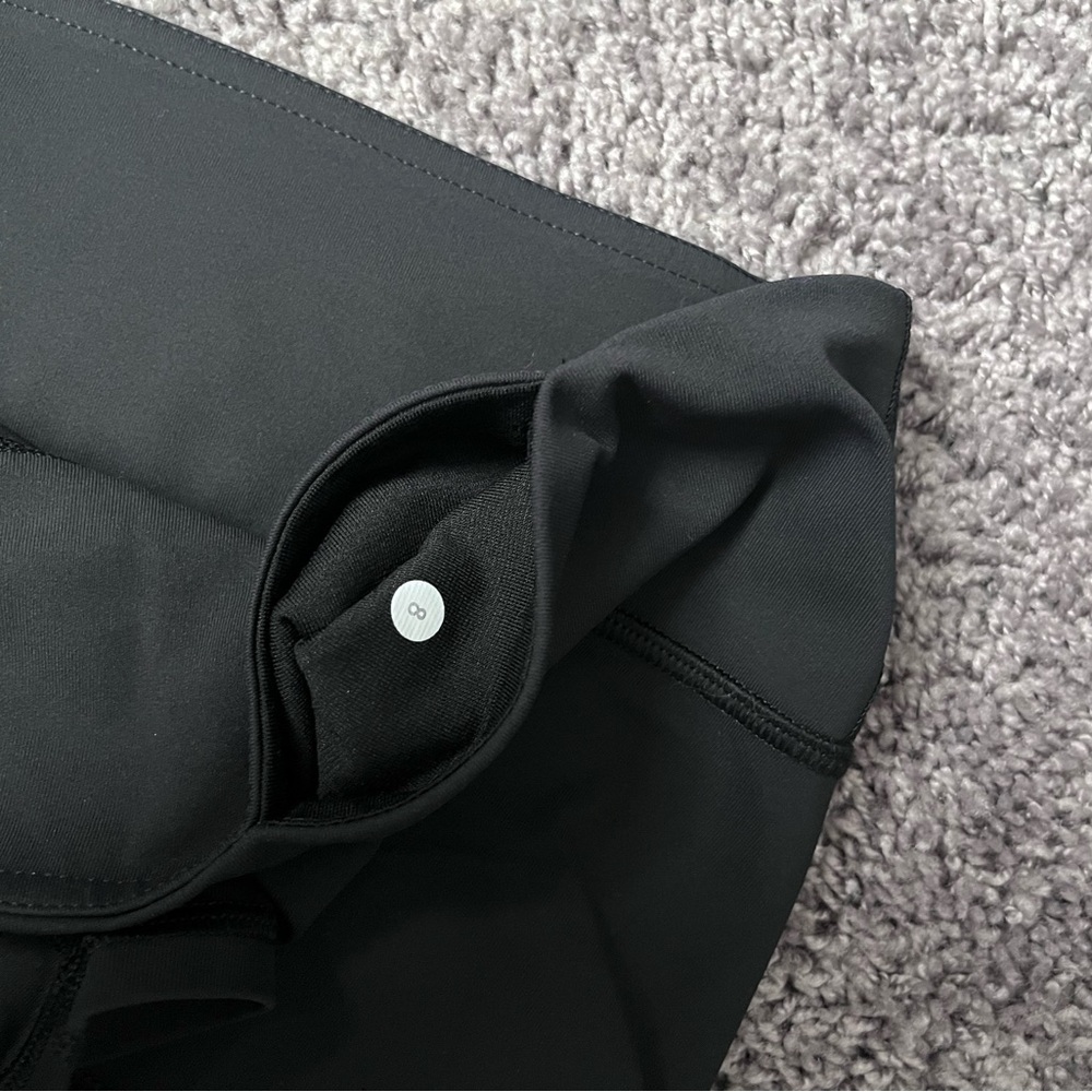 LULU LEMON | Shorts - Picture 4 of 8
